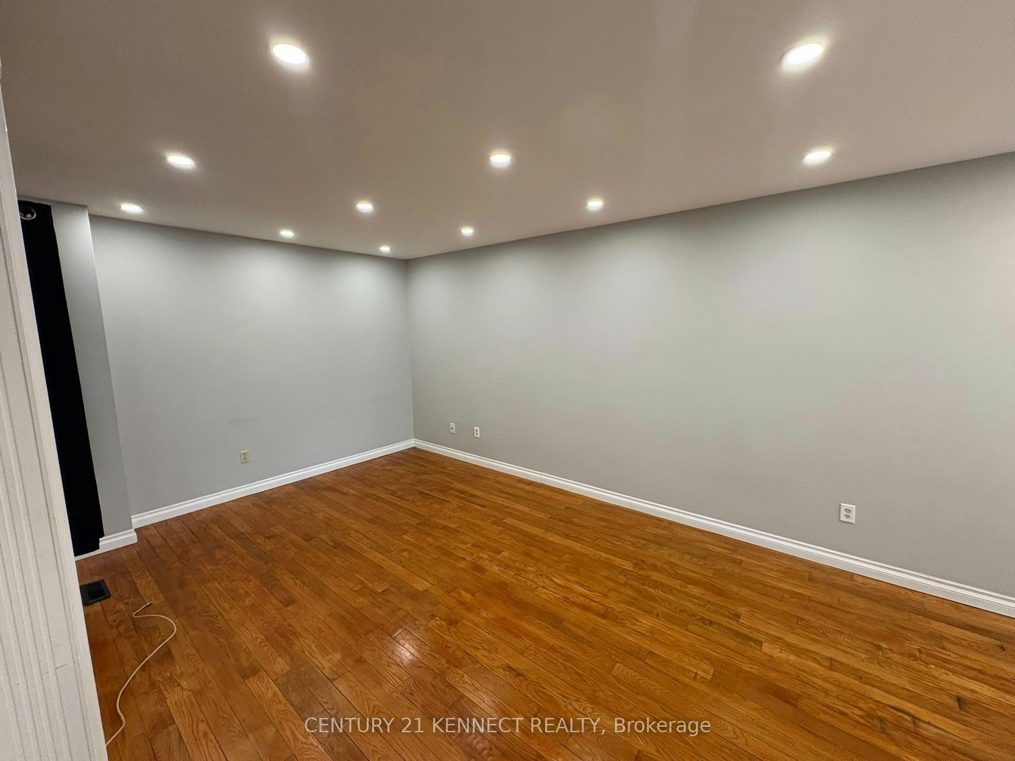 68 Larksmere Court, Markham, ON, L3R 3R1 3