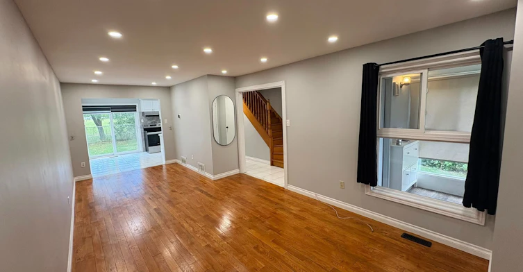 68 Larksmere Court, Markham, ON, L3R 3R1 - 2