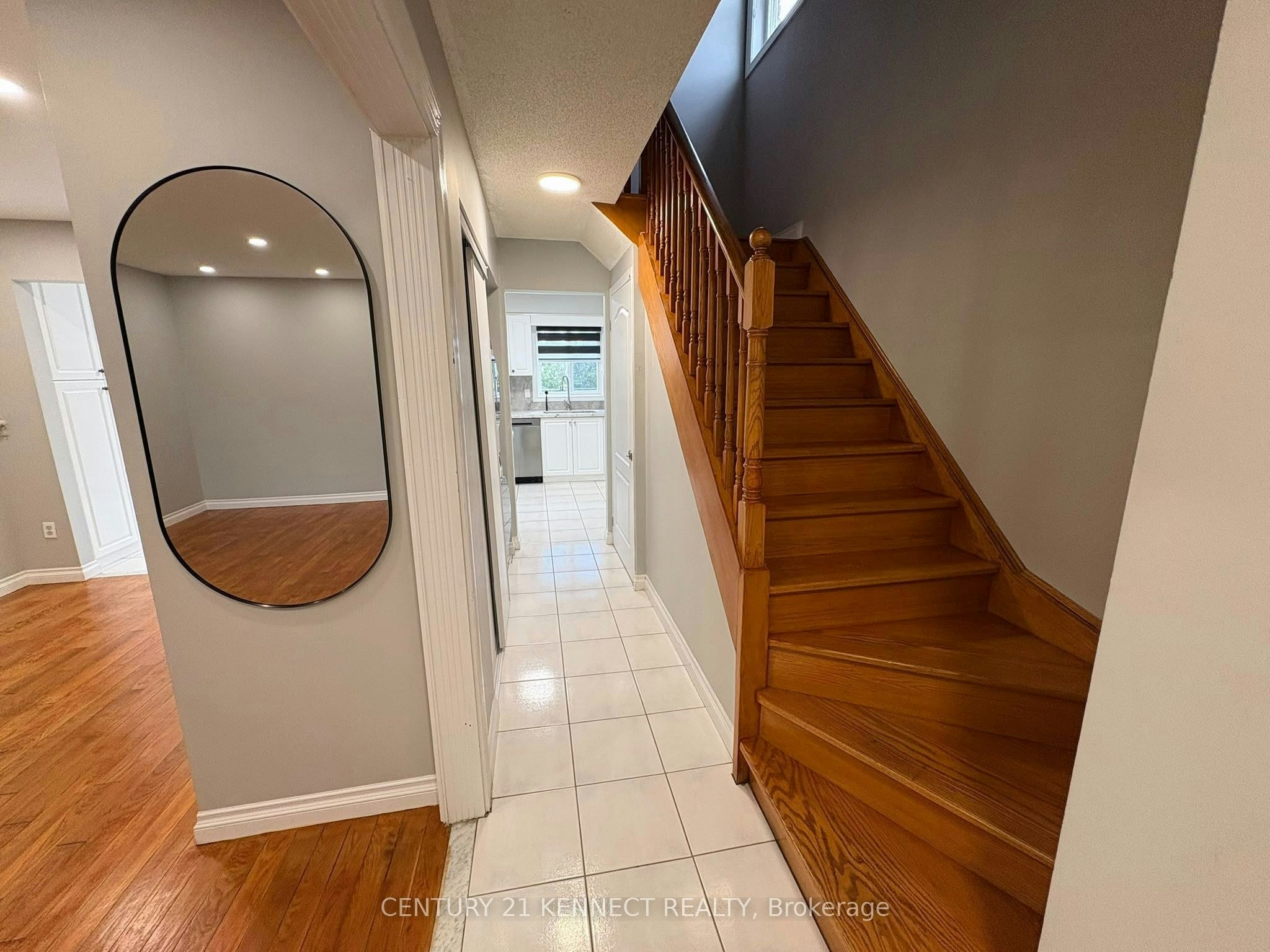 68 Larksmere Court, Markham, ON, L3R 3R1 - 8