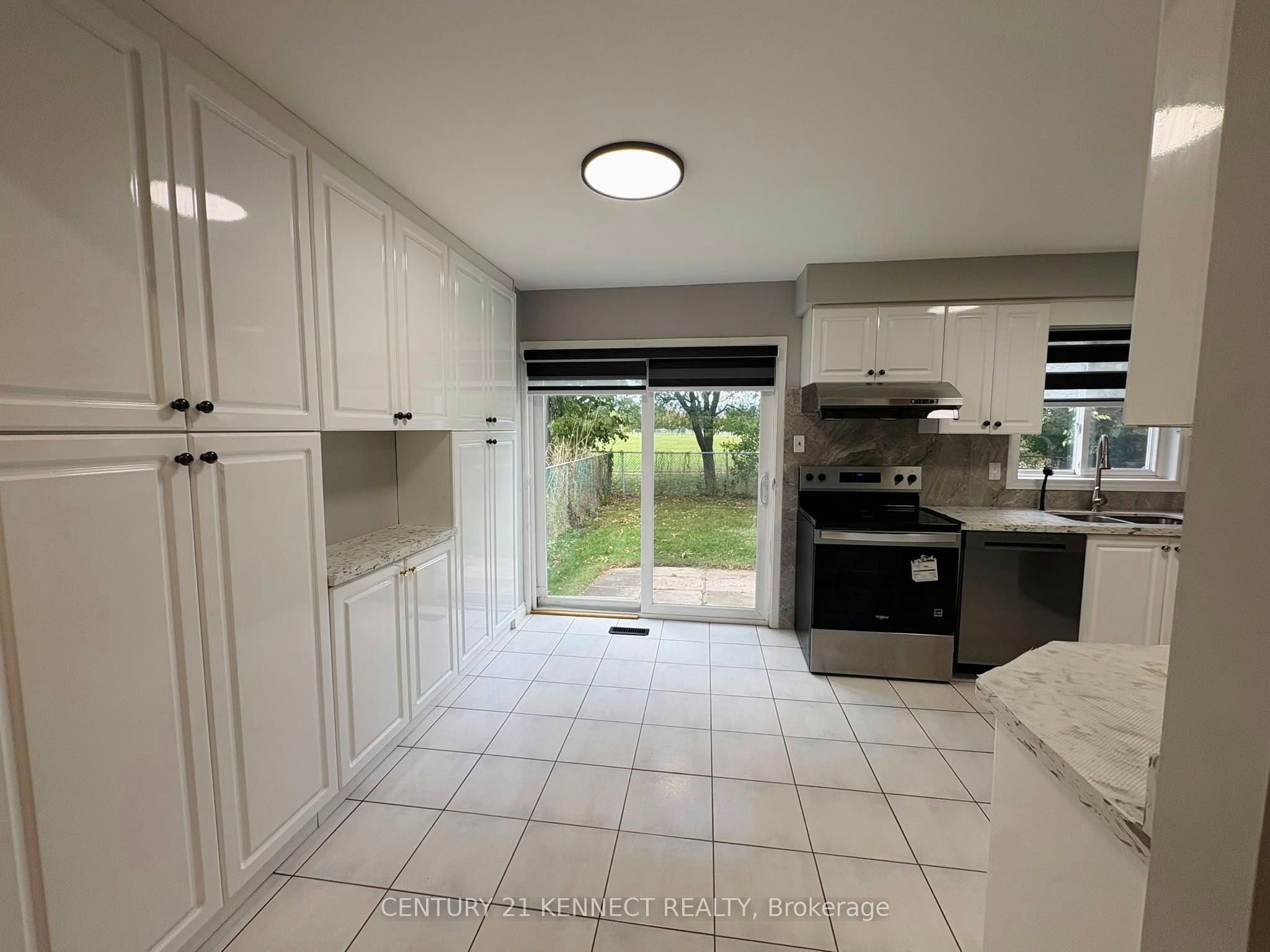 68 Larksmere Court, Markham, ON, L3R 3R1 - 6