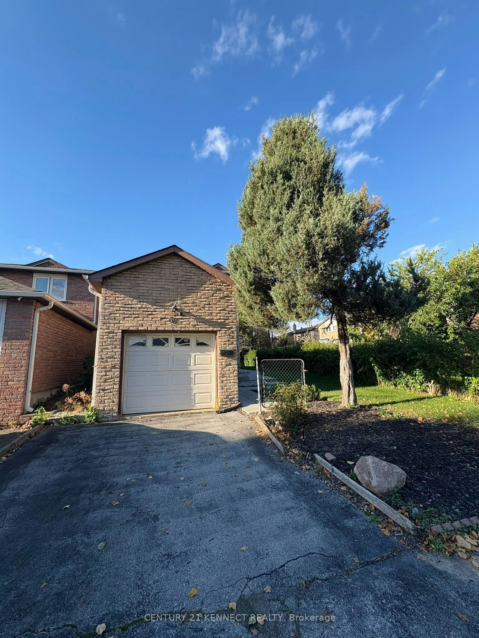 68 Larksmere Court, Markham, ON, L3R 3R1 1