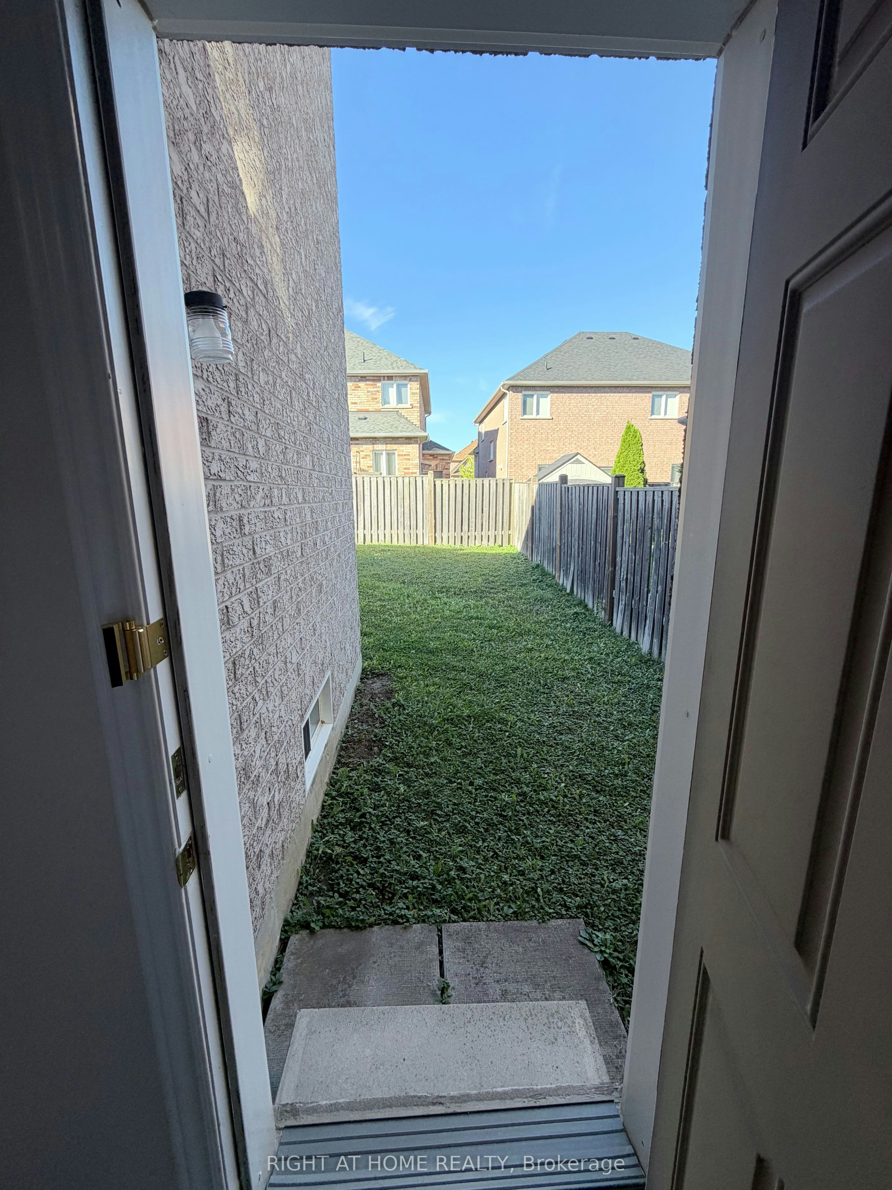 14 Maybole Road, Markham, ON, L6E 1Y7 - 13