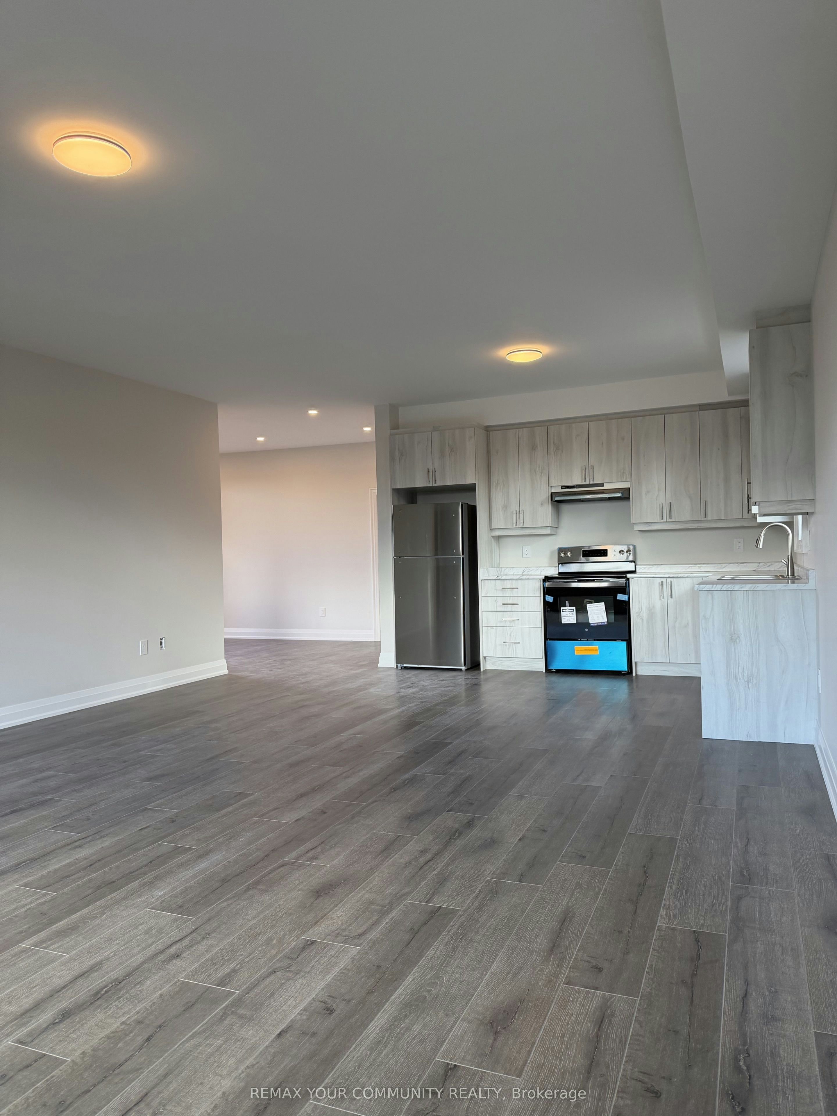 3-25 Oxford Street, Richmond Hill, ON, L4C 4L6 5