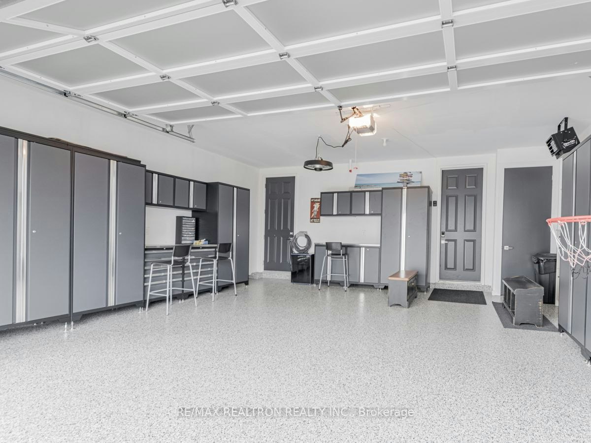3698 Ferretti Court, Innisfil, ON, L9S 0N6 - 2