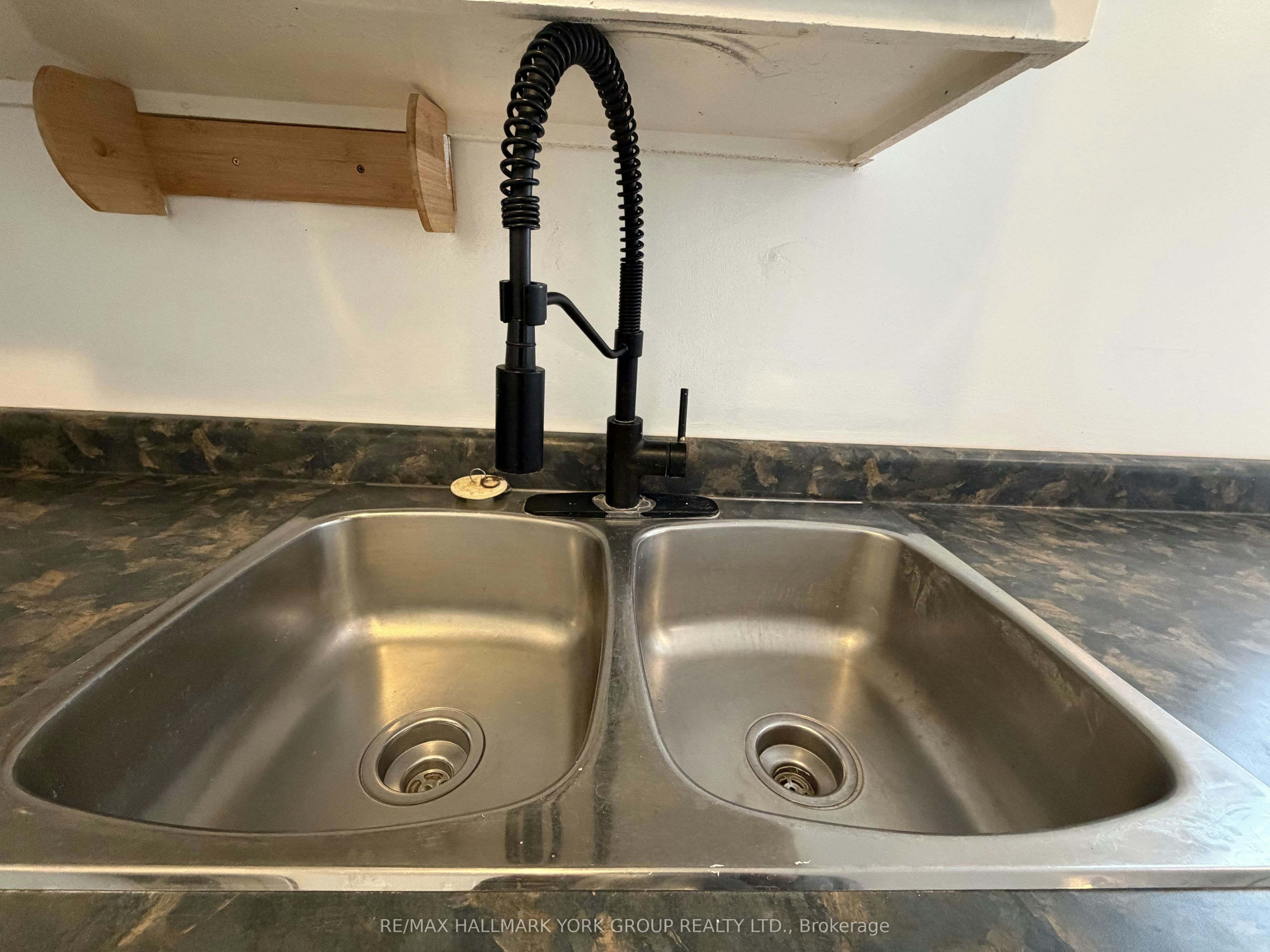 lower-43 Walter Avenue, Newmarket, ON, L3Y 2T2 - 3