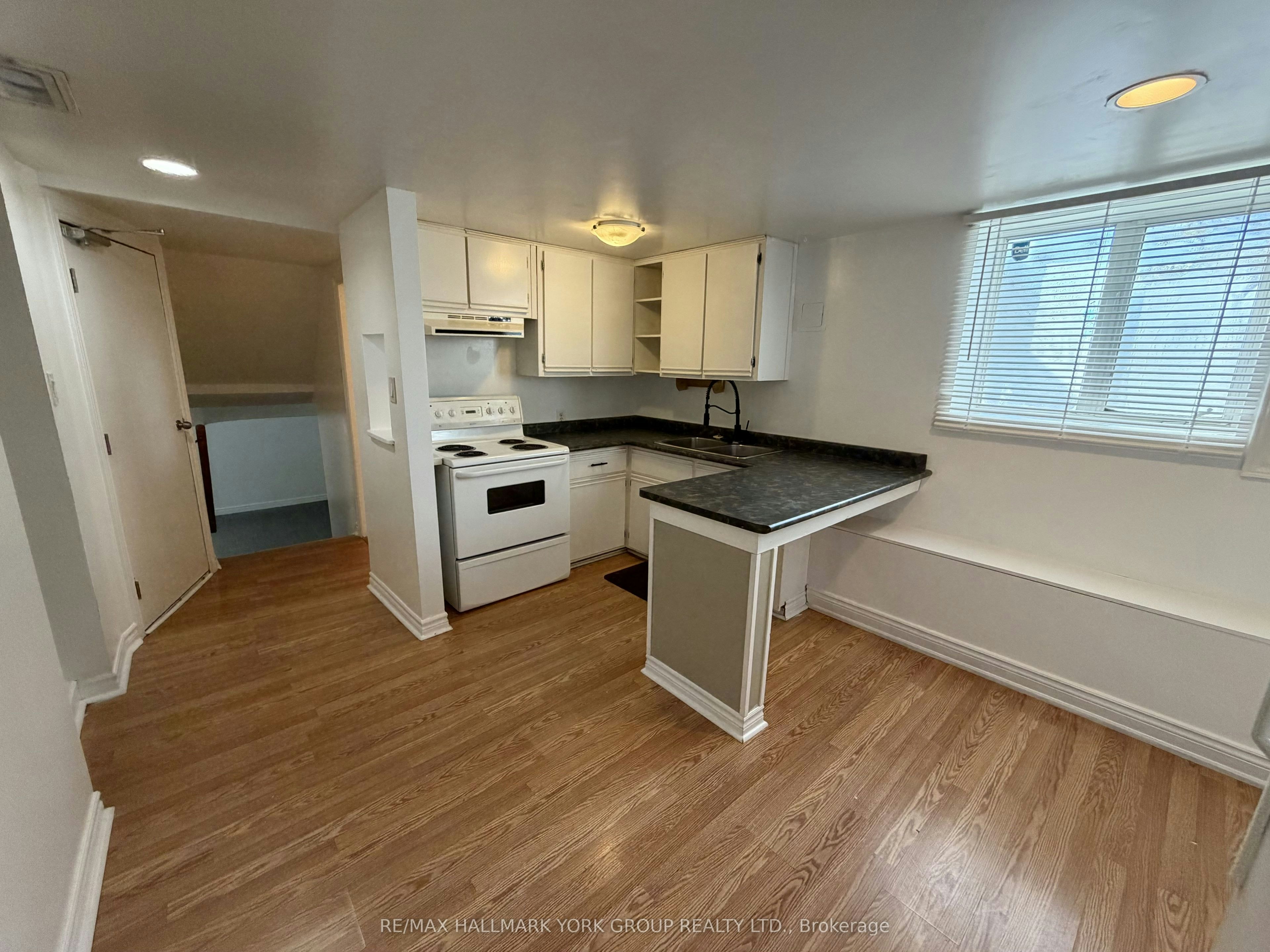 lower-43 Walter Avenue, Newmarket, ON, L3Y 2T2 - 2
