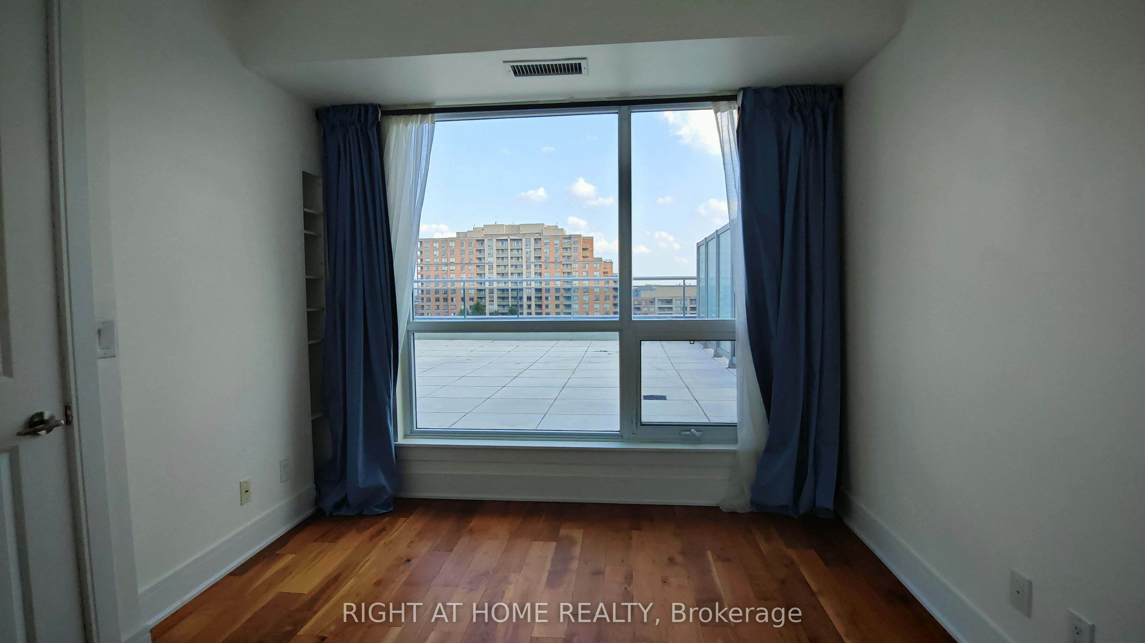 715-9199 Yonge Street, Richmond Hill, ON, L4C 1H7 - 4