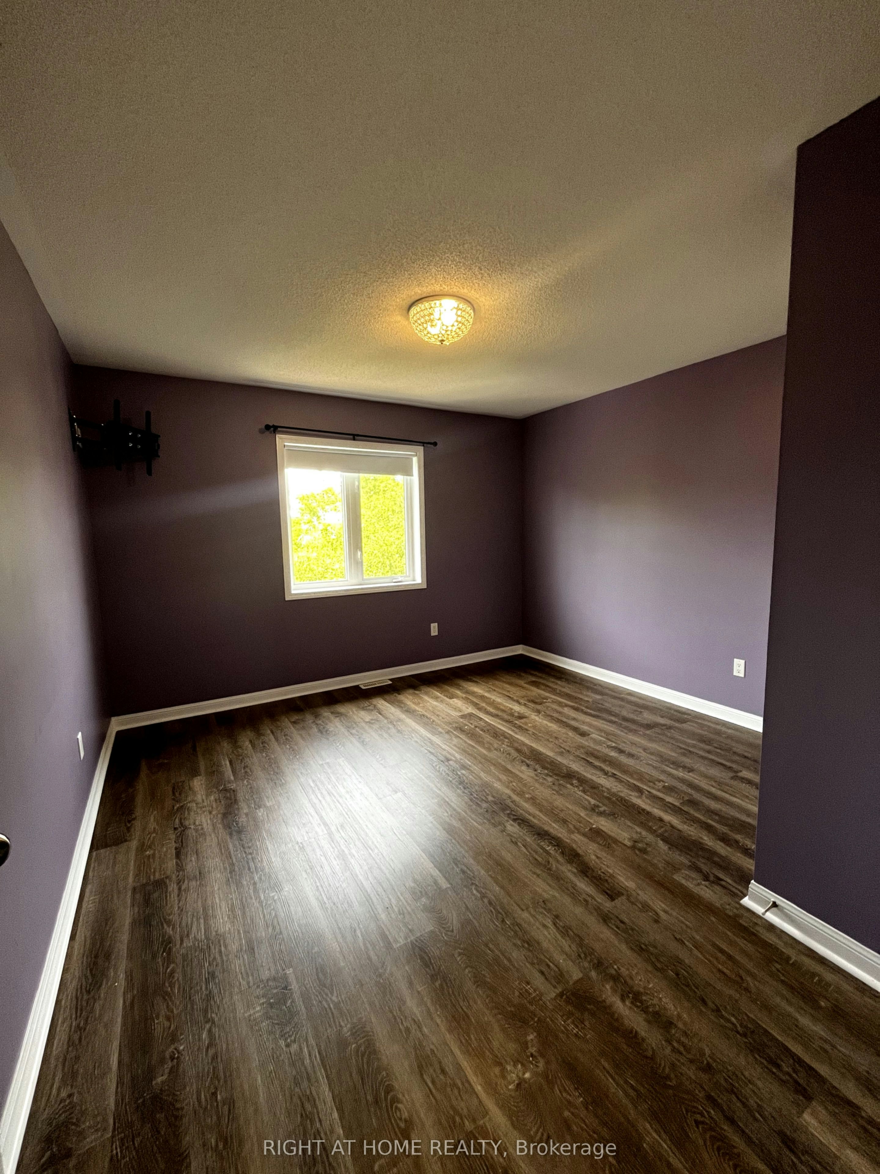 Unit 1-116 Maplewood Drive, Essa, ON, L0M 1B4 - 11