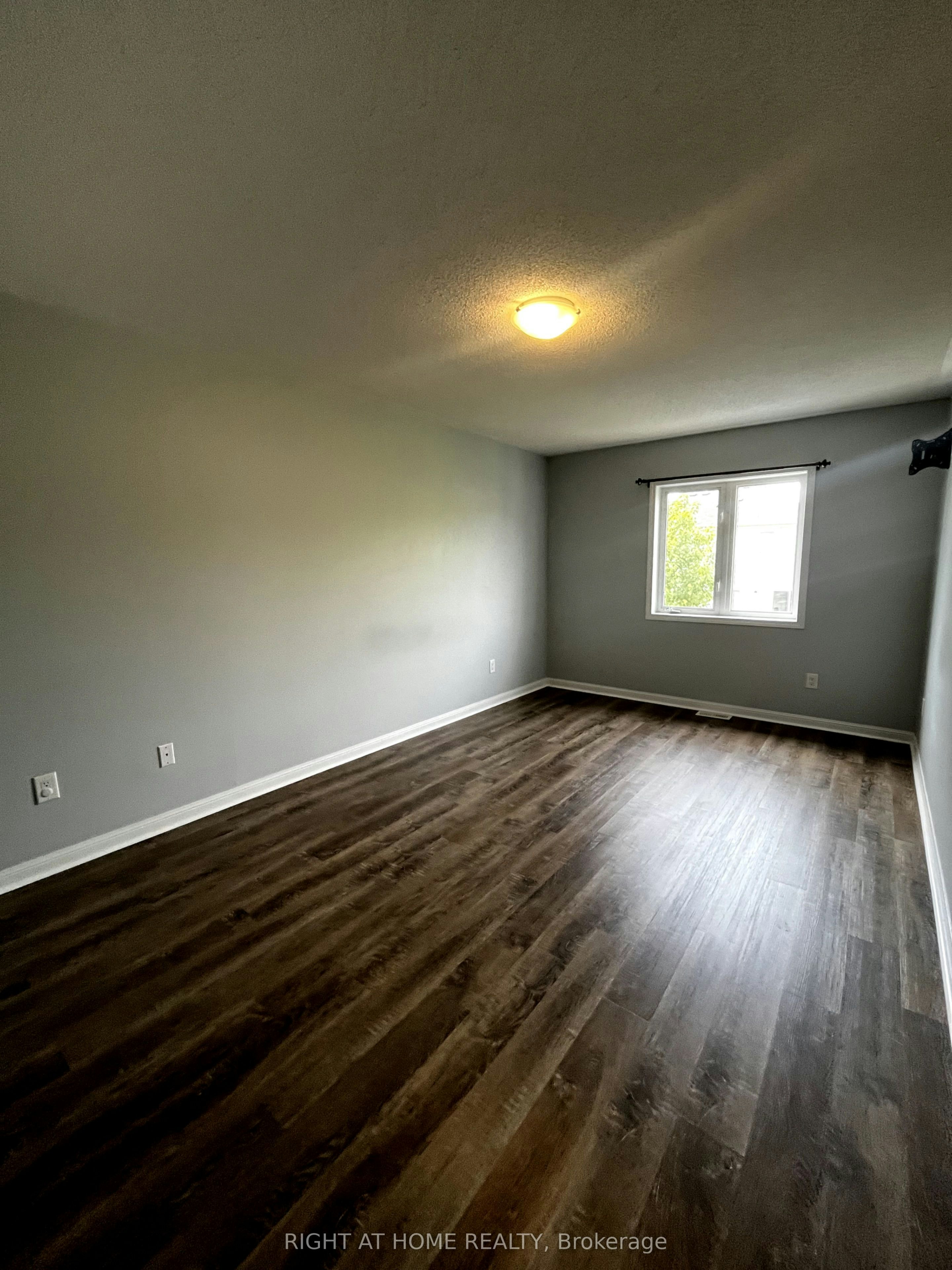 Unit 1-116 Maplewood Drive, Essa, ON, L0M 1B4 - 5