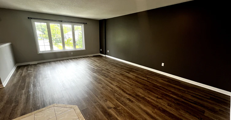 Unit 1-116 Maplewood Drive, Essa, ON, L0M 1B4 - 4