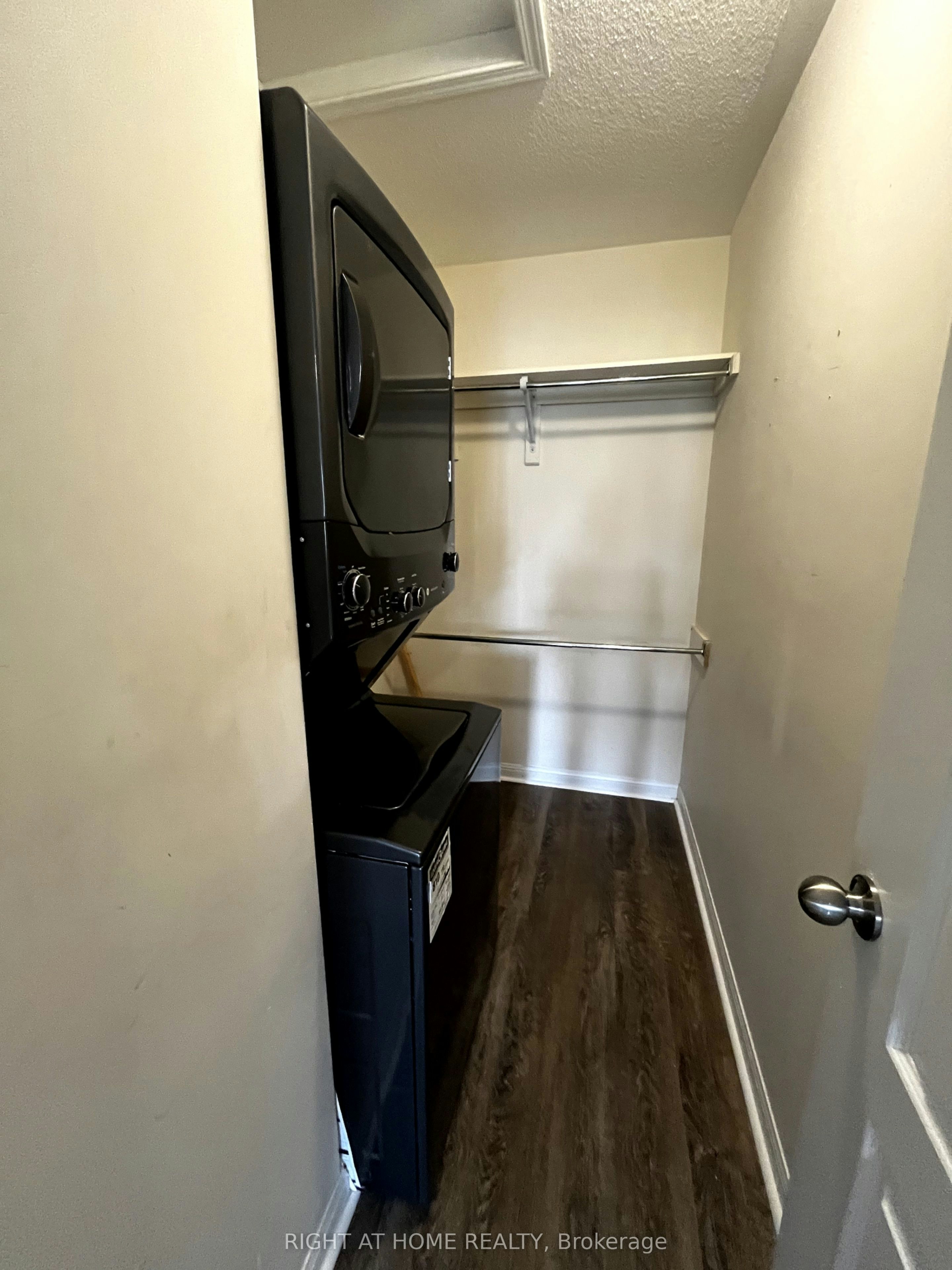 Unit 1-116 Maplewood Drive, Essa, ON, L0M 1B4 - 8