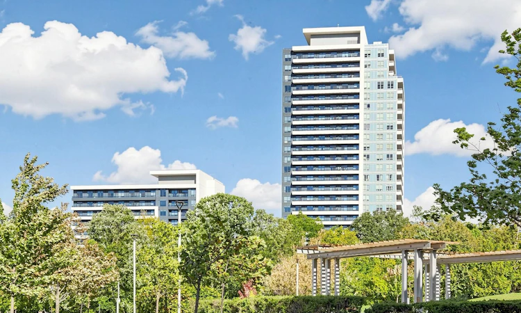 2508-7890 Bathurst Street