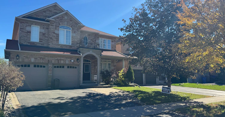 Bsmt-219 Bilbrough Street, Aurora, ON, L4G 7X1