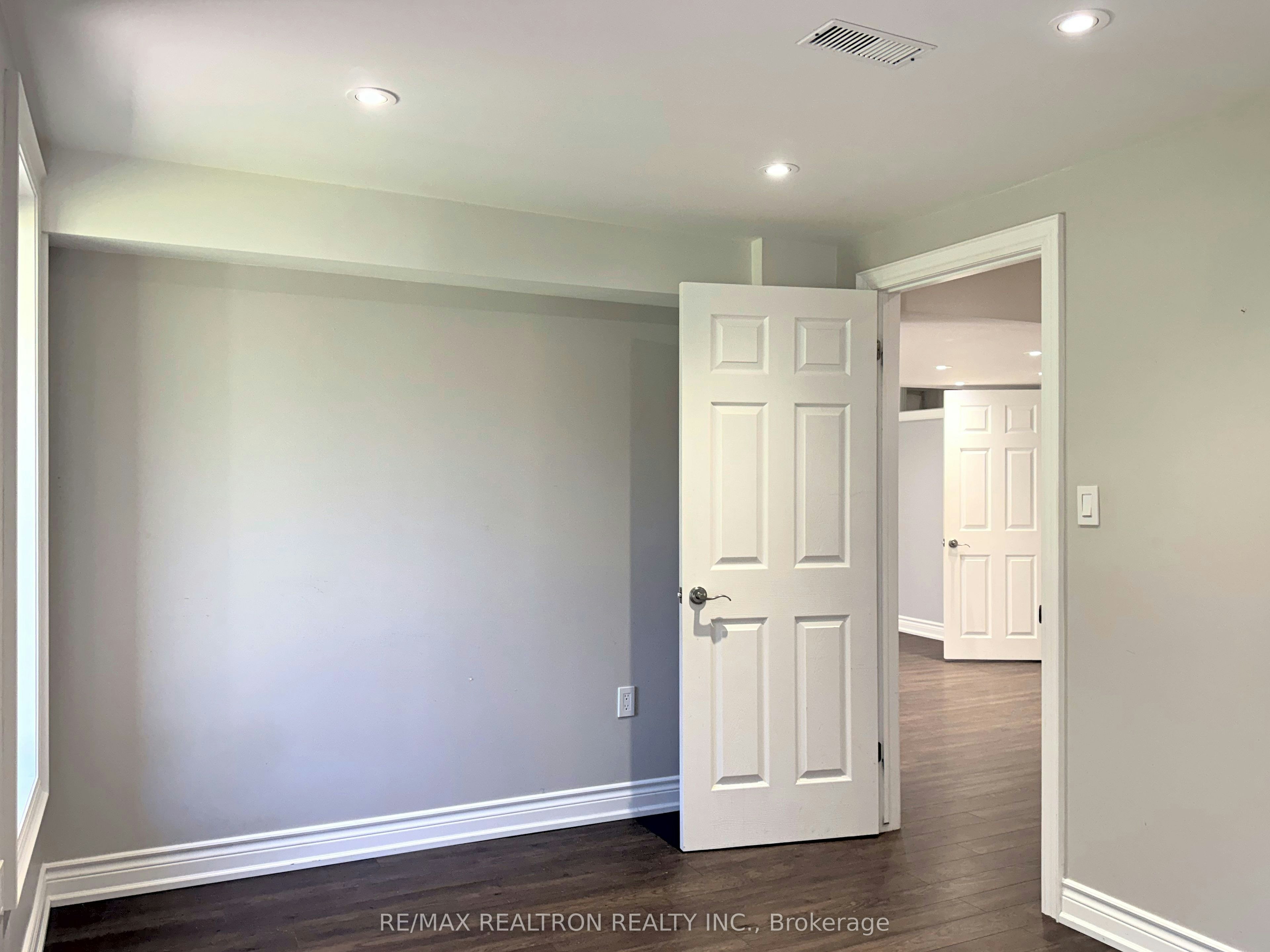 Bsmt-219 Bilbrough Street, Aurora, ON, L4G 7X1 - 12