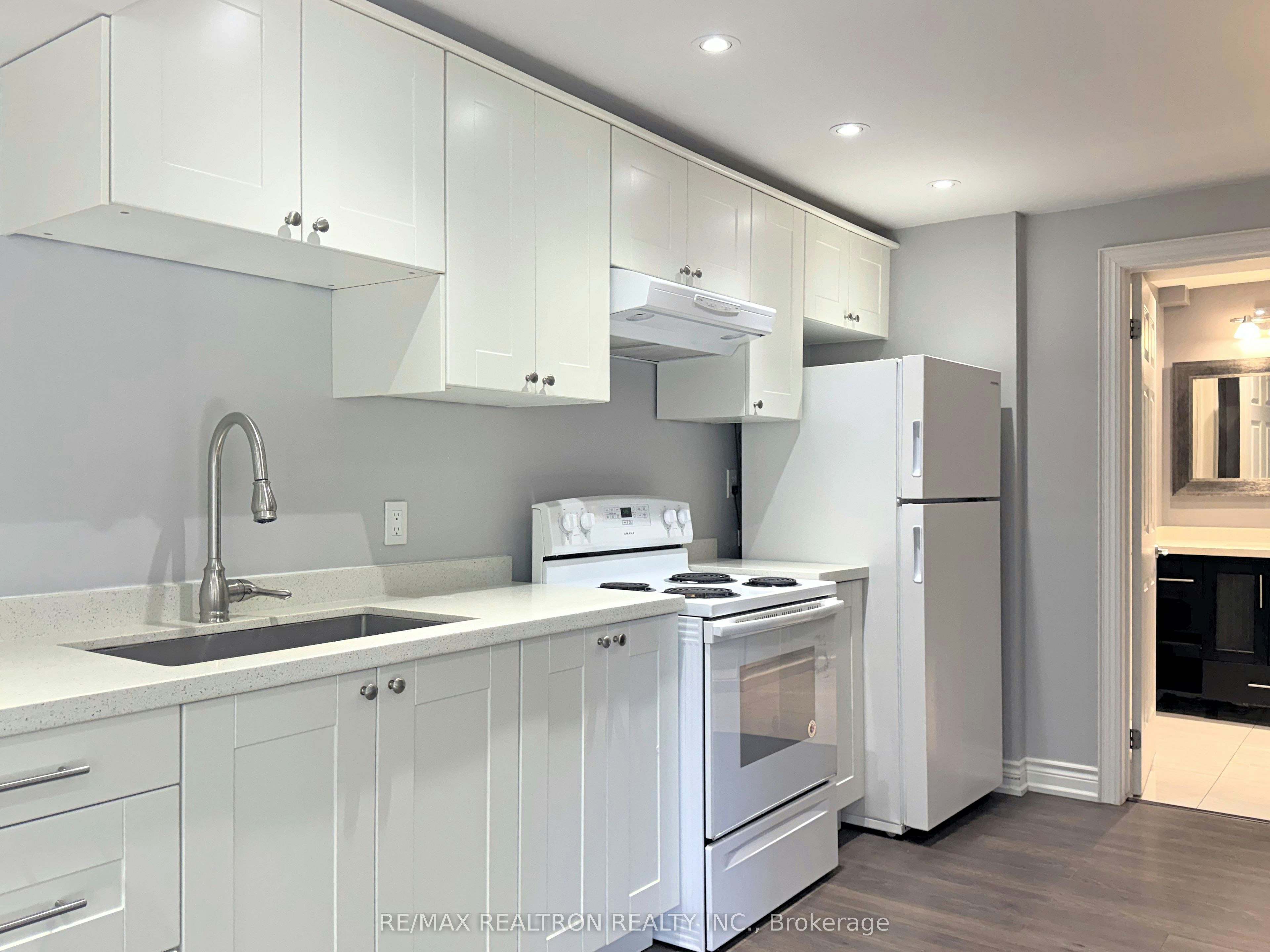 Bsmt-219 Bilbrough Street, Aurora, ON, L4G 7X1 - 7