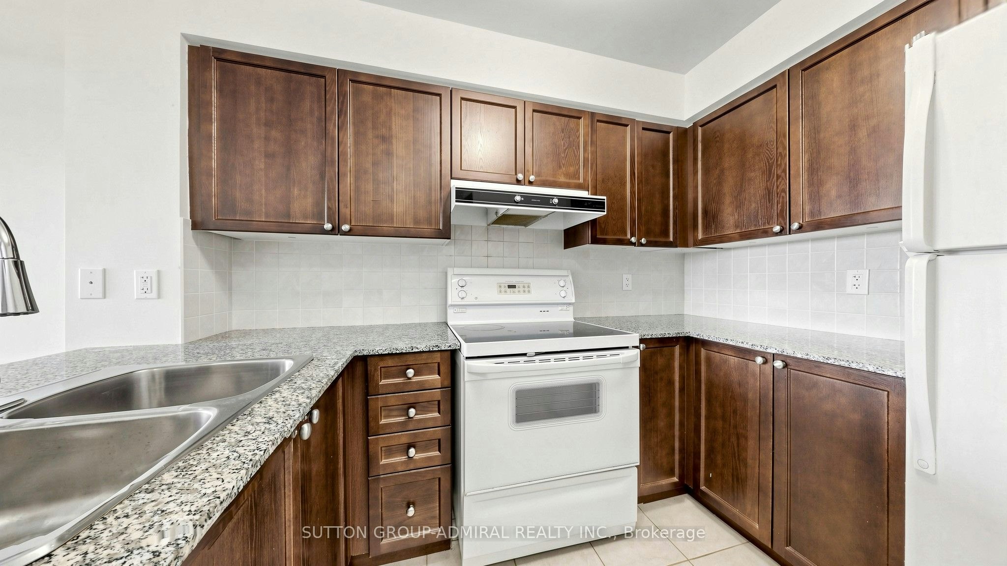 806-7 North Park Road, Vaughan, ON, L4J 0C9 - 5