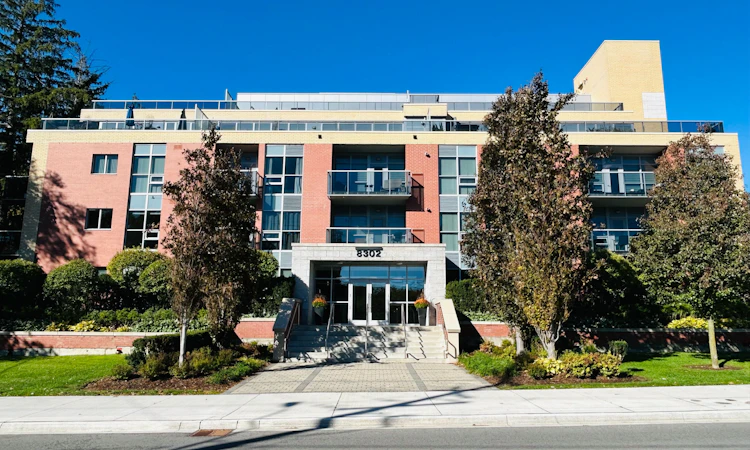 207-8302 Islington Avenue