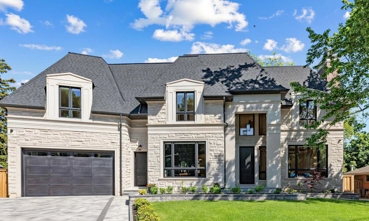 73 Starlight Crescent