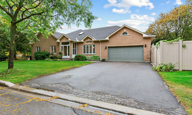 104 Sanibel Crescent