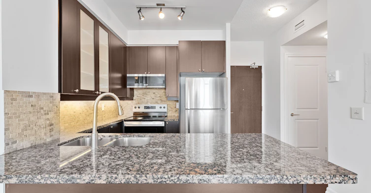 408-39 Upper Duke Crescent, Markham, ON, L6G 0B8 - 9