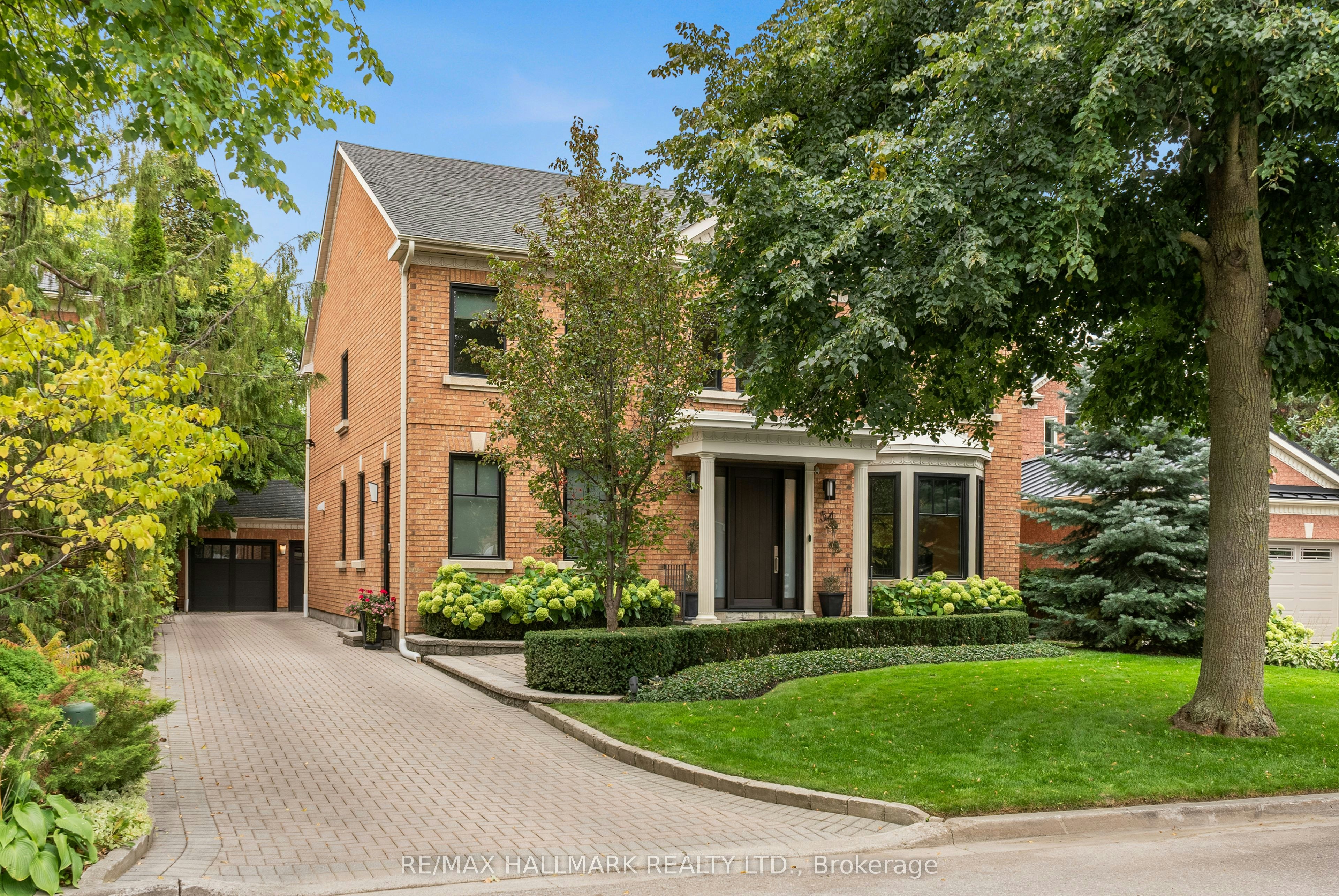 54 Theobalds Circle, Richmond Hill, ON, L4C 9C9