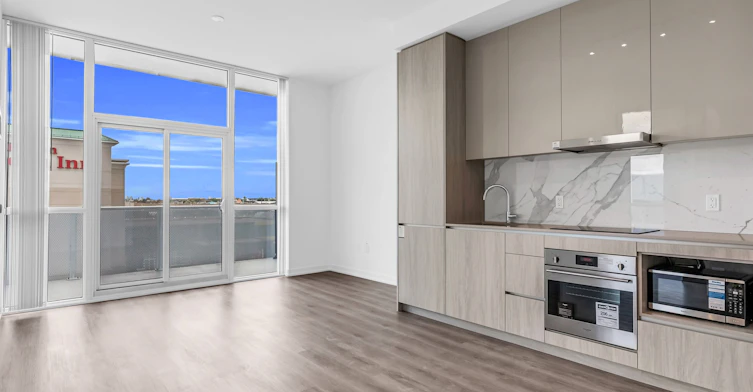 608-28 Interchange Way, Vaughan, ON, L4K 0P8 - 26