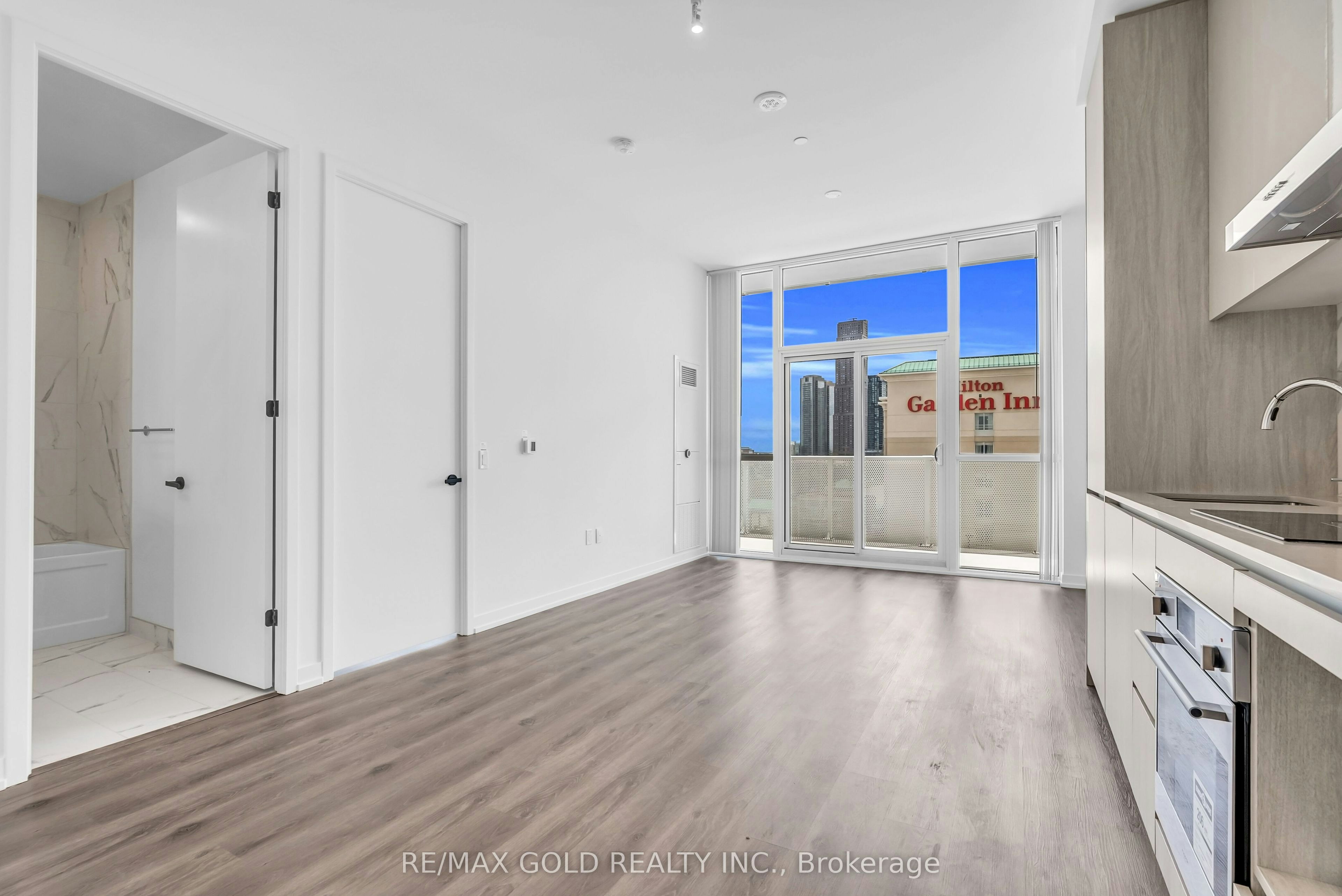 608-28 Interchange Way, Vaughan, ON, L4K 0P8 - 17