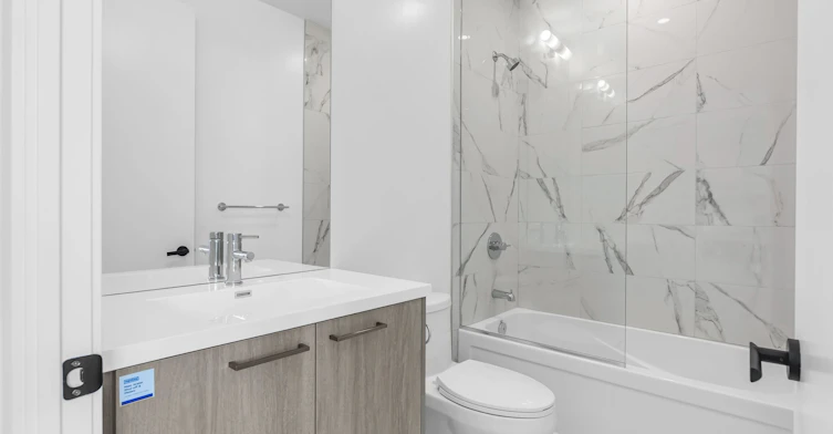 608-28 Interchange Way, Vaughan, ON, L4K 0P8 - 33
