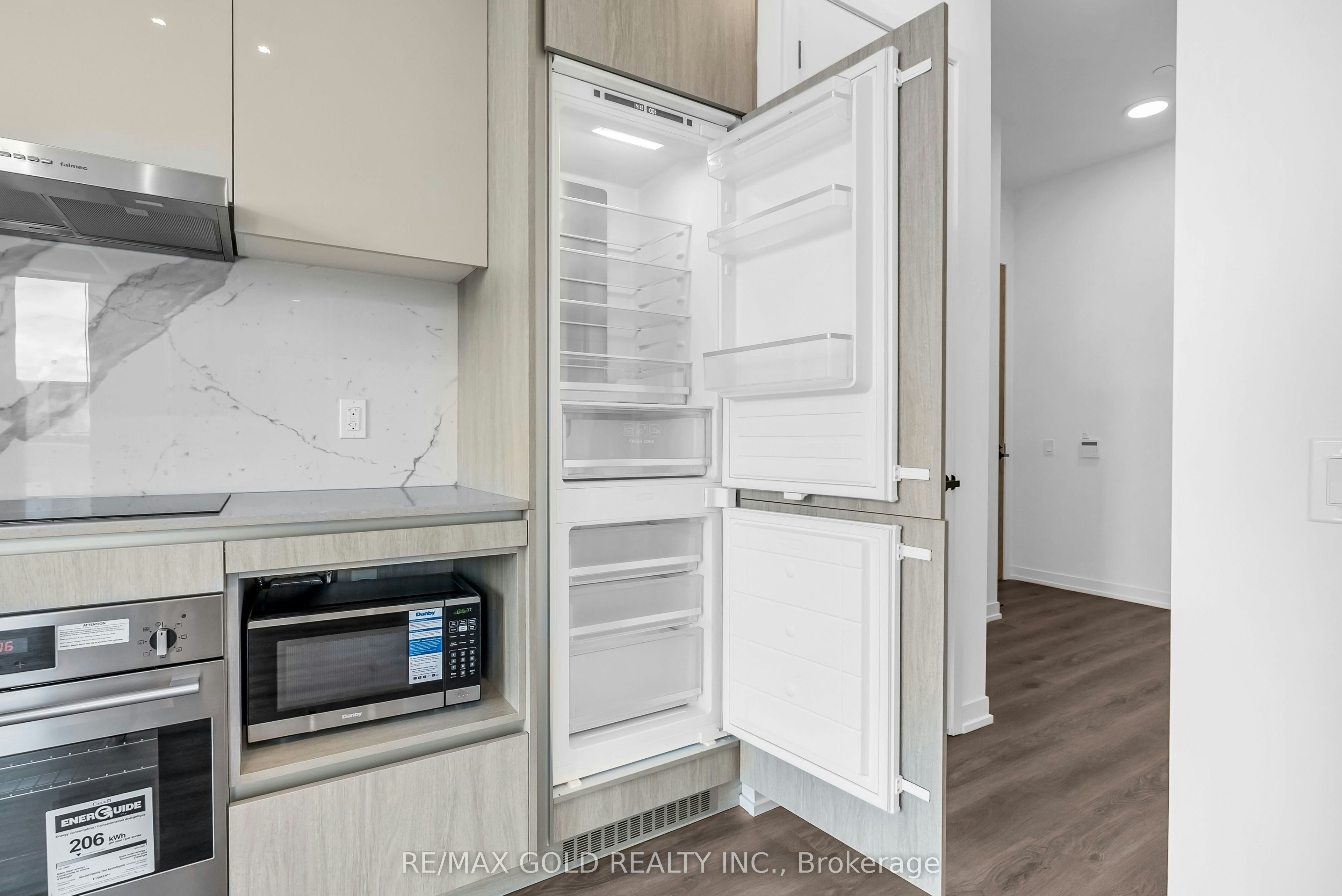 608-28 Interchange Way, Vaughan, ON, L4K 0P8 - 25