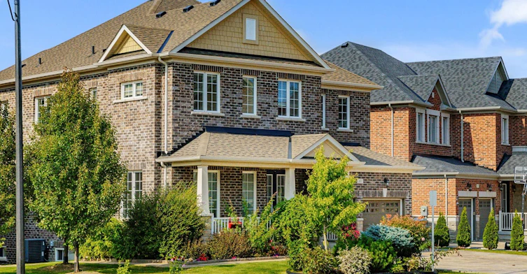 61 Match Point Court, Aurora, ON, L4G 3J1 - 2