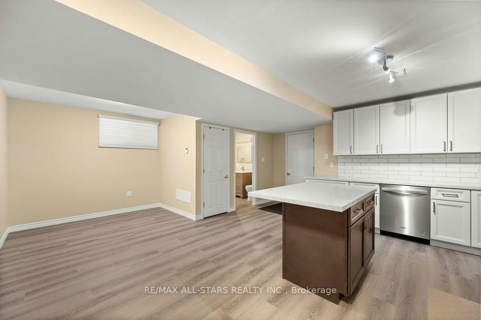 Basement-4 Smith Street, Bradford West Gwillimbury, ON, L3Z 3C9 - 3