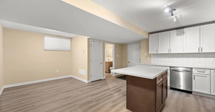 Basement-4 Smith Street, Bradford West Gwillimbury, ON, L3Z 3C9 - 3