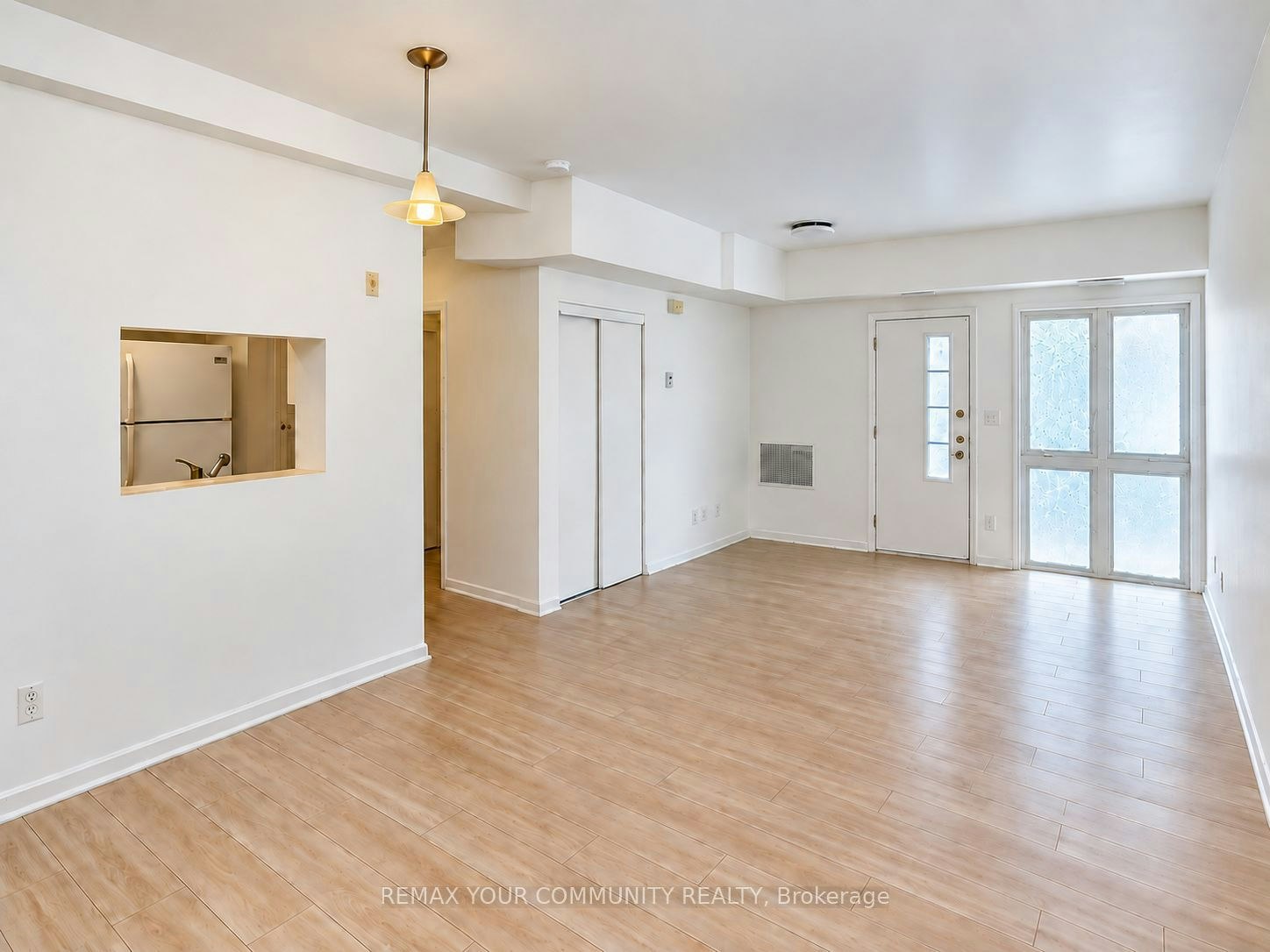 102-1 Center Street W, Richmond Hill, ON, L4C 3P3 5