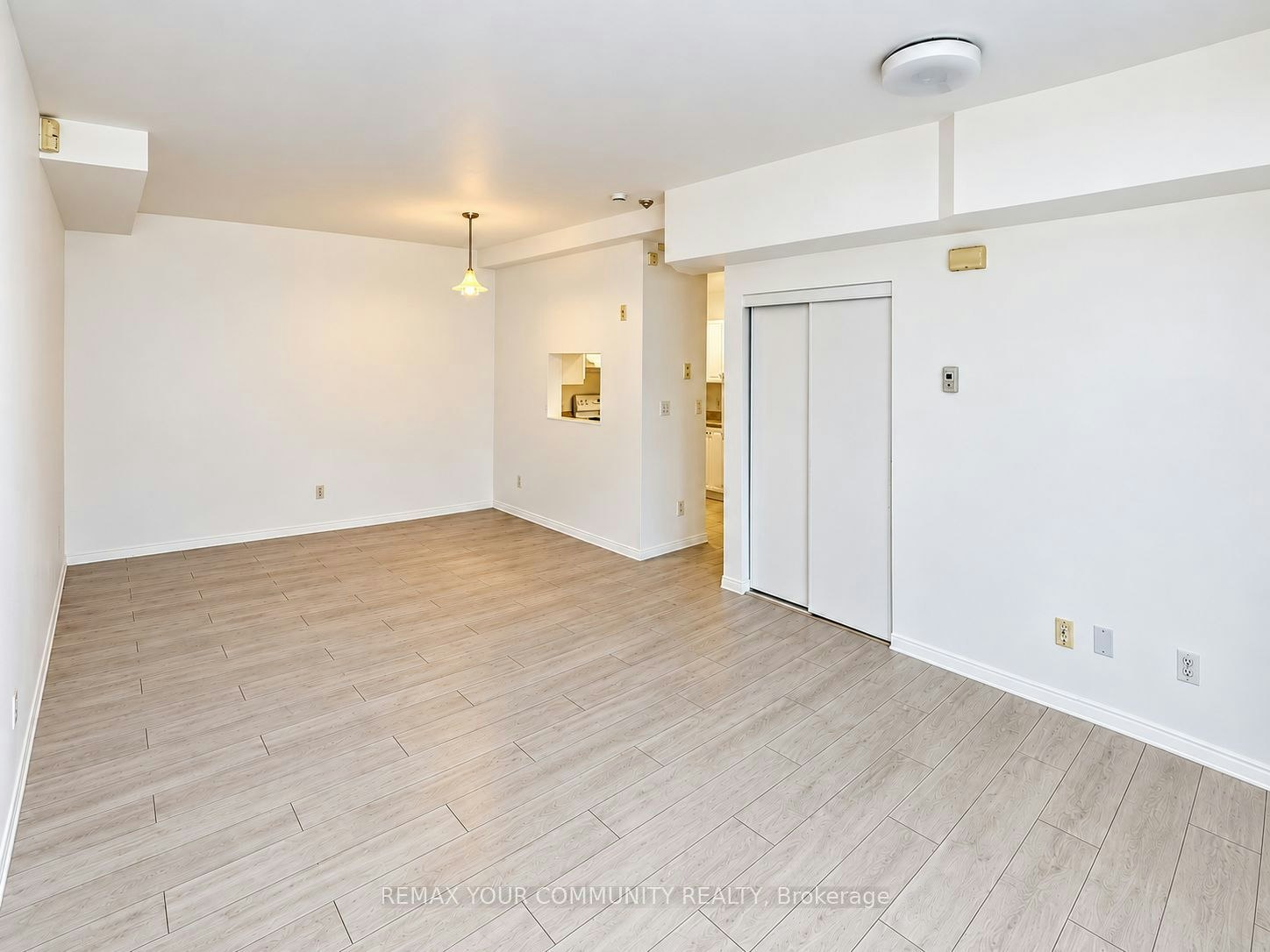 102-1 Center Street W, Richmond Hill, ON, L4C 3P3 3