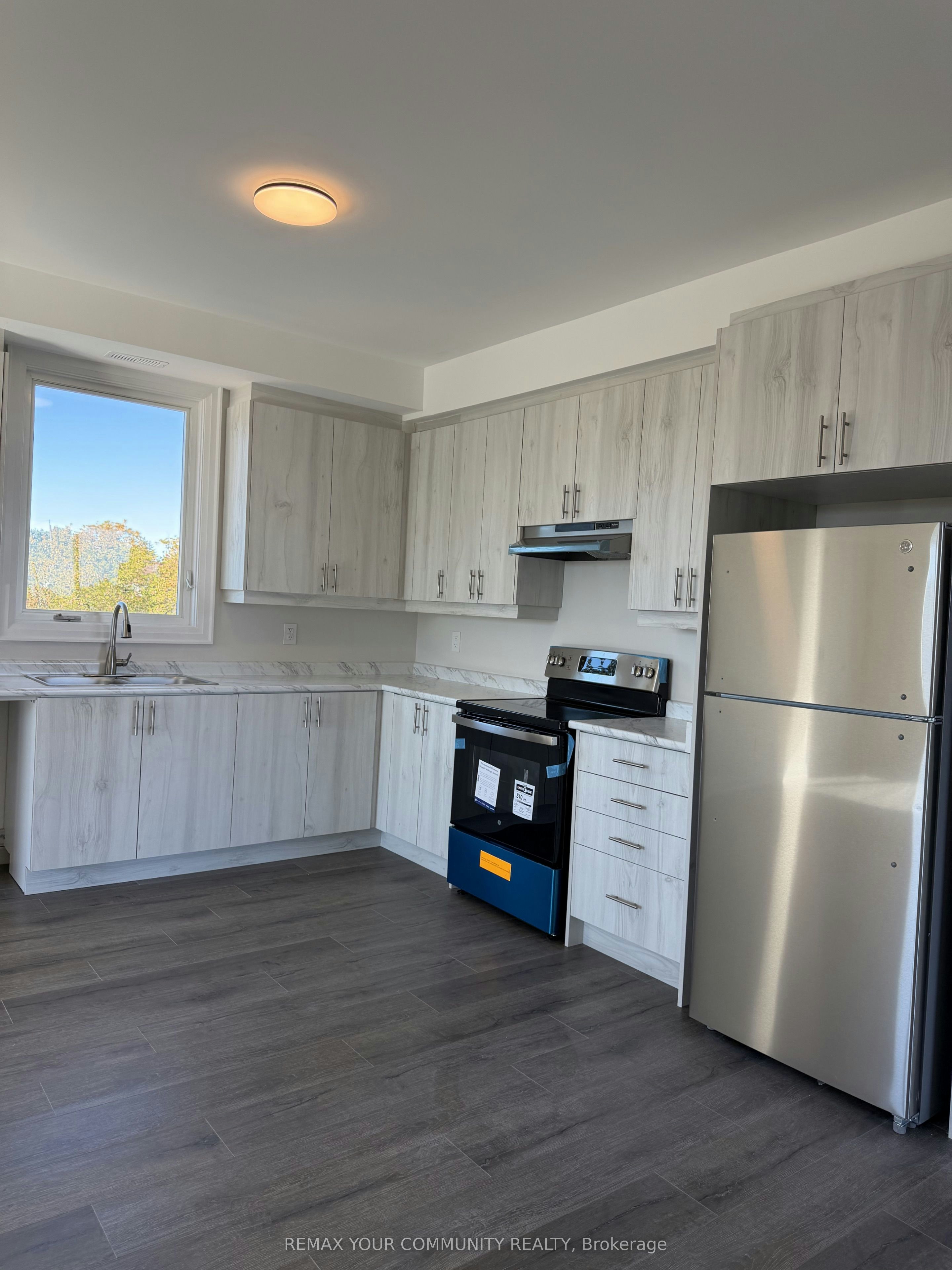 2-25 Oxford Street, Richmond Hill, ON, L4C 4L6 - 3