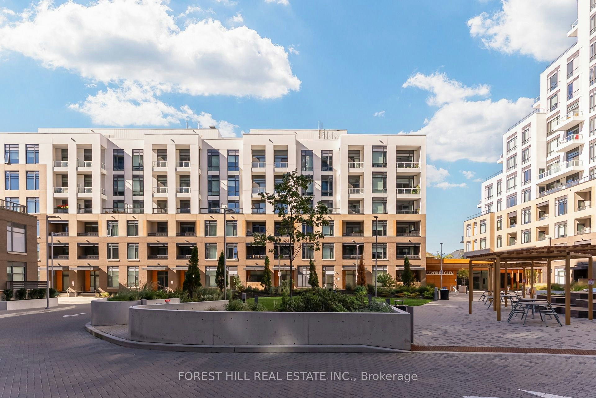 217-8 Beverley Glen Boulevard, Vaughan, ON, L4J 0L5 - 2