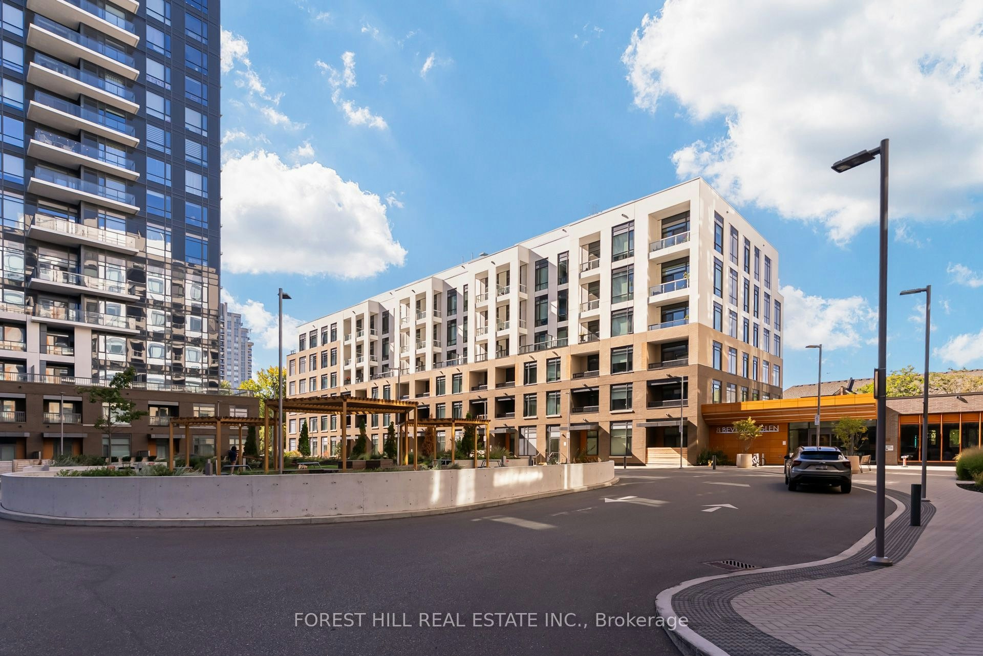 217-8 Beverley Glen Boulevard, Vaughan, ON, L4J 0L5