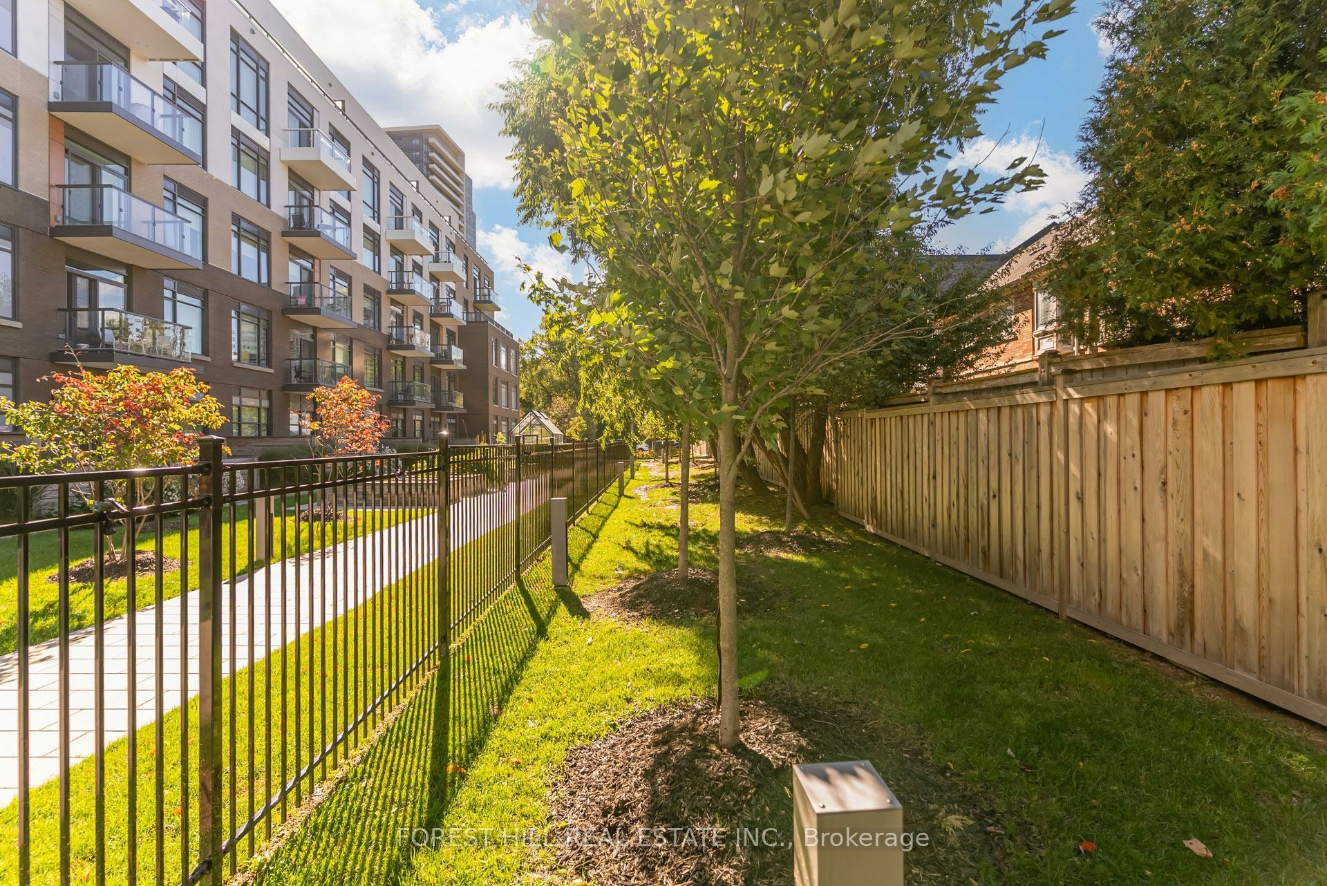 217-8 Beverley Glen Boulevard, Vaughan, ON, L4J 0L5 - 44