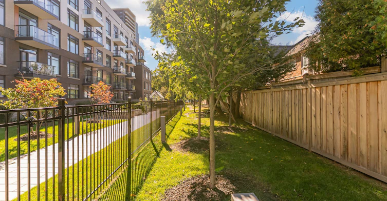 217-8 Beverley Glen Boulevard, Vaughan, ON, L4J 0L5 - 44