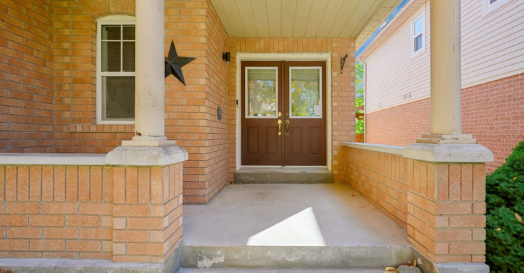 63 Woodroof Crescent, Aurora, ON, L4G 7H4 - 5