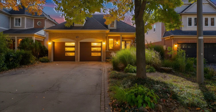 63 Woodroof Crescent, Aurora, ON, L4G 7H4 - 2