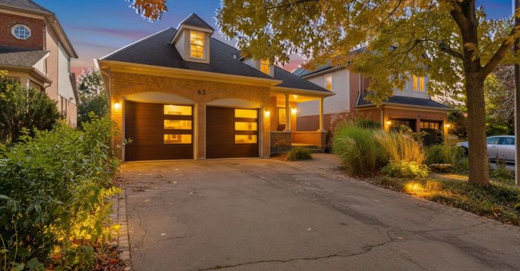 63 Woodroof Crescent, Aurora, ON, L4G 7H4