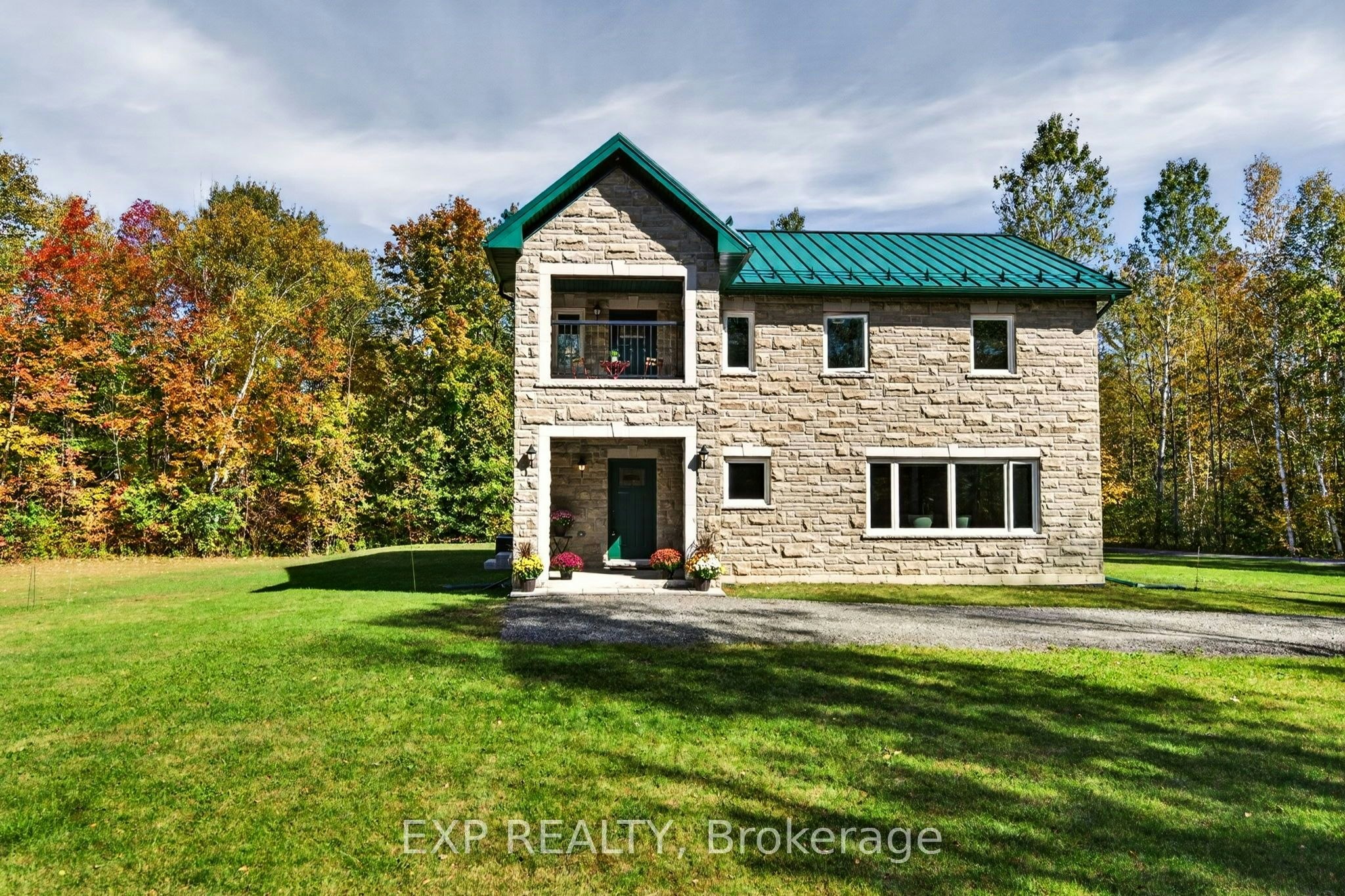 9525 Old Homestead Road, Georgina, ON, L0E 1N0