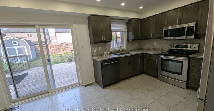 MAIN & UPPER-5 Faris Street, Bradford West Gwillimbury, ON, L3Z 0C6 - 22