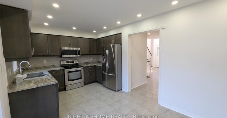 MAIN & UPPER-5 Faris Street, Bradford West Gwillimbury, ON, L3Z 0C6 - 15