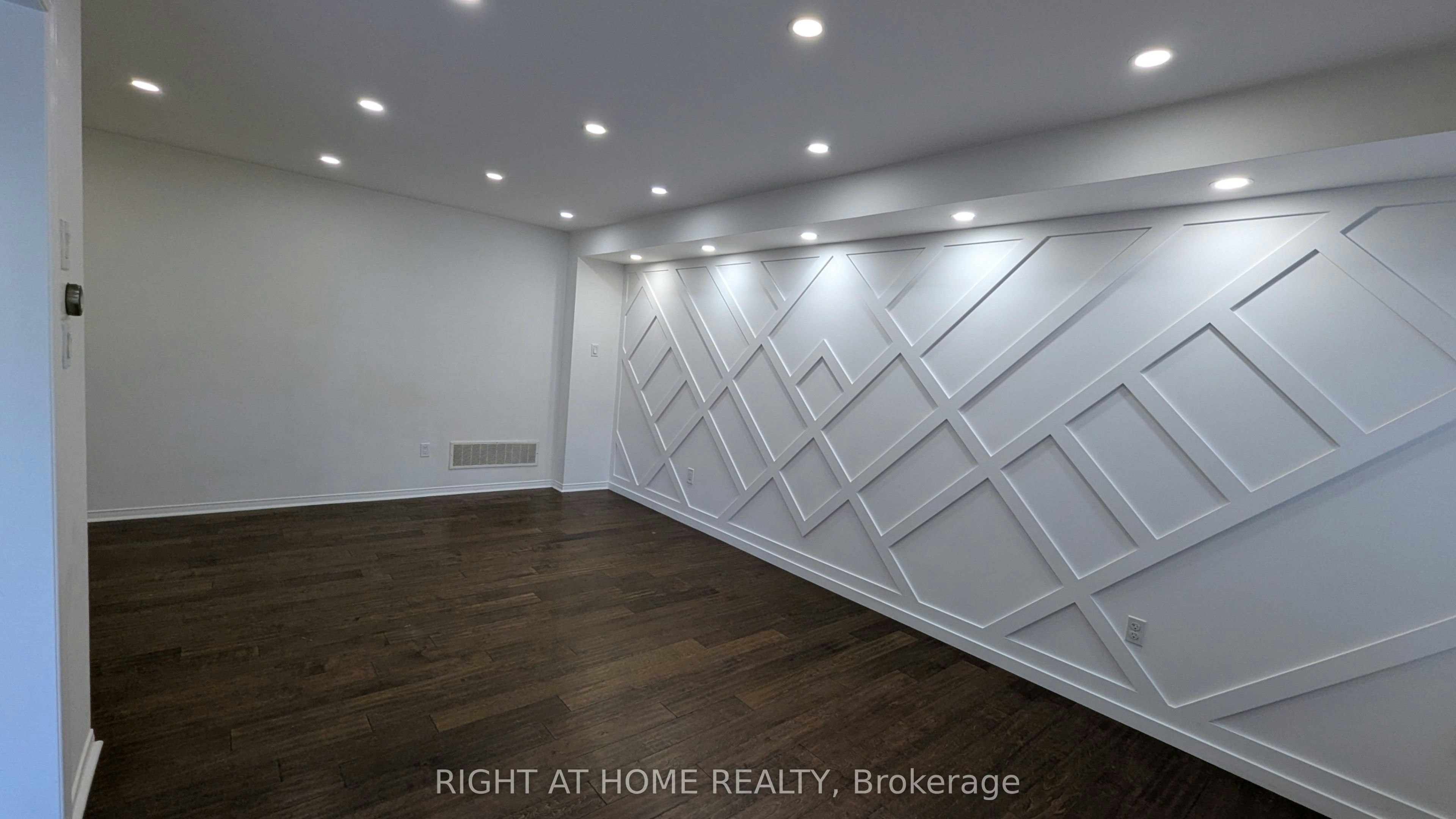 MAIN & UPPER-5 Faris Street, Bradford West Gwillimbury, ON, L3Z 0C6 - 11