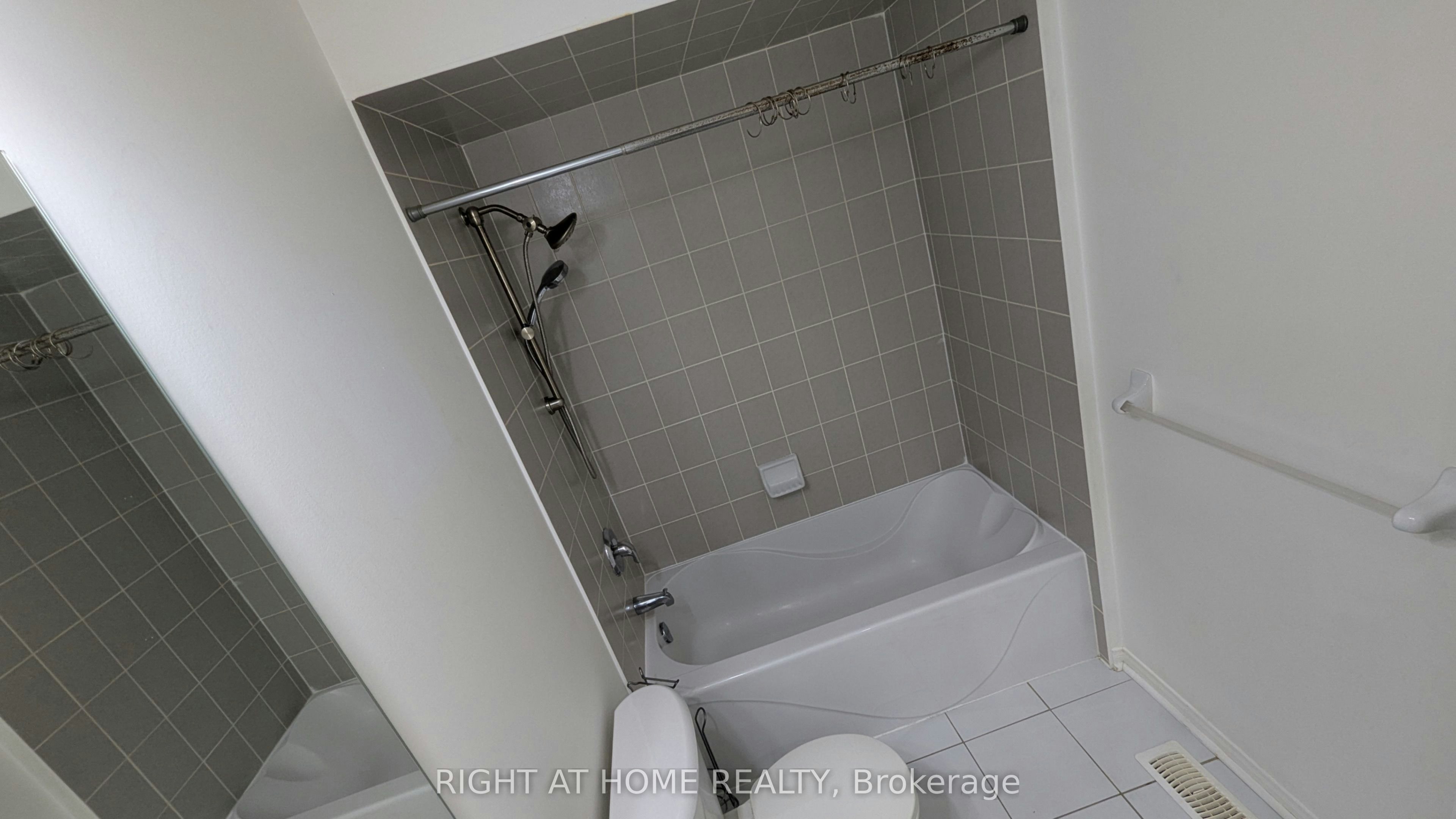MAIN & UPPER-5 Faris Street, Bradford West Gwillimbury, ON, L3Z 0C6 - 28