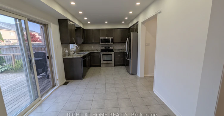 MAIN & UPPER-5 Faris Street, Bradford West Gwillimbury, ON, L3Z 0C6 - 13