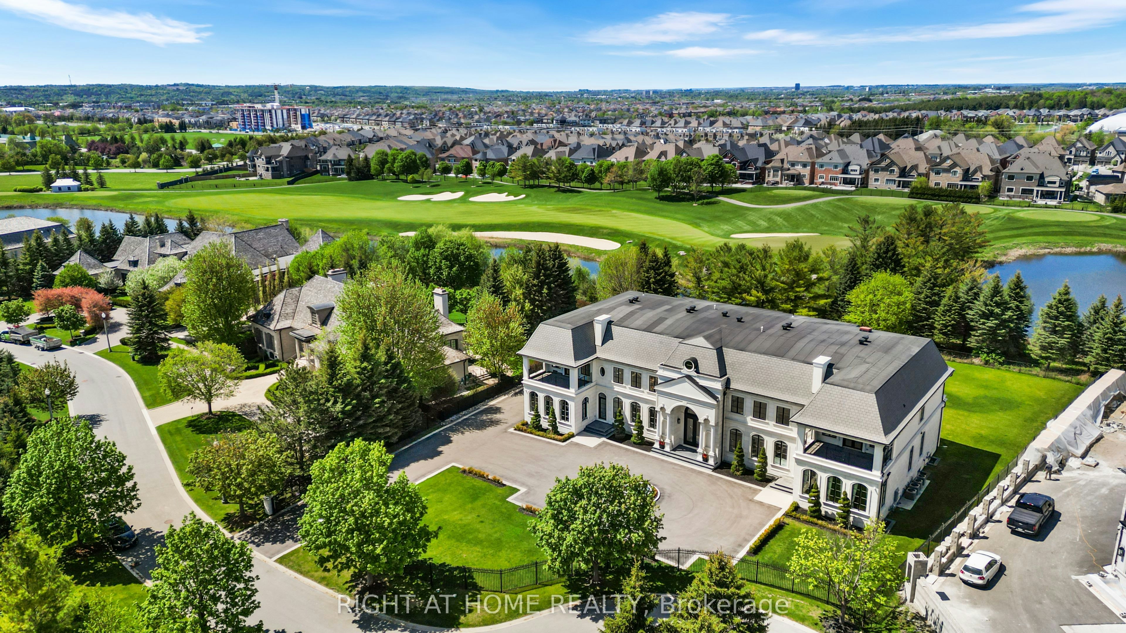 16 Sirona's Lane, Aurora, ON, L4G 7Y7
