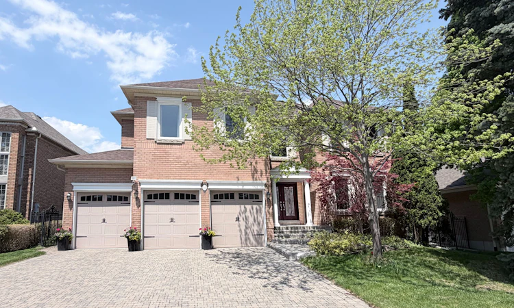 53 Brookshill Crescent N